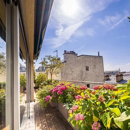 Montmartre Luminous Apartment Paris